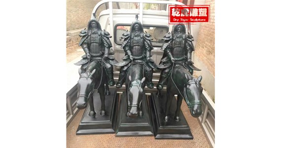 商业街铸铜人物雕塑厂家定制  乾虎雕塑