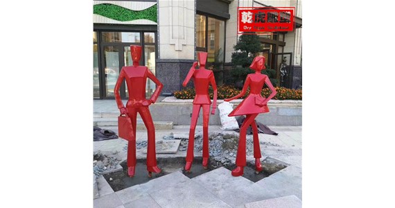 铸铜商业街人物雕塑源头厂家   乾虎雕塑