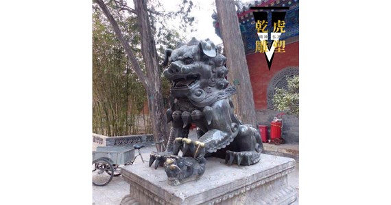 卧室动物雕塑生产商   老式铸铜门狮雕塑
