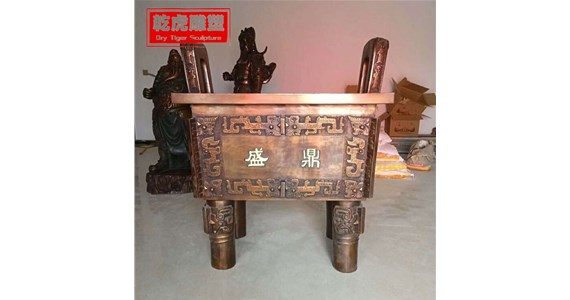 适合在书房摆放的铜鼎