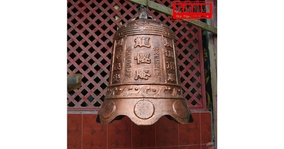 乾虎雕塑  寺庙铜钟