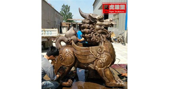 乾虎雕塑  铜雕塑生产厂家  道路正冲门窗摆什么铜雕