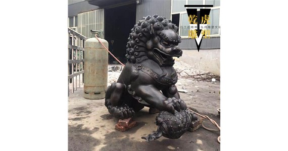吉祥动物铜雕选哪种   铸铜黑色门狮雕塑